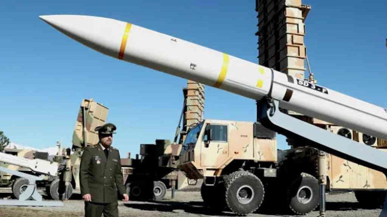 Irã ameaça bases dos EUA em meio a tensão militar