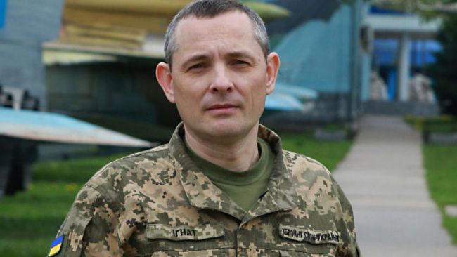Rússia lança o maior ataque de drones à Ucrânia, ataca aeródromo chave
