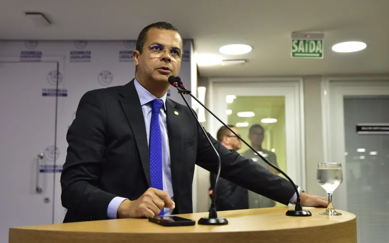 Deputado Jutay mostra insatisfação e deve deixar o Republicanos: “não ficarei onde não sou ouvido”